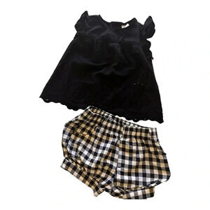 Carter’s shirt and short sets. Size 9 month